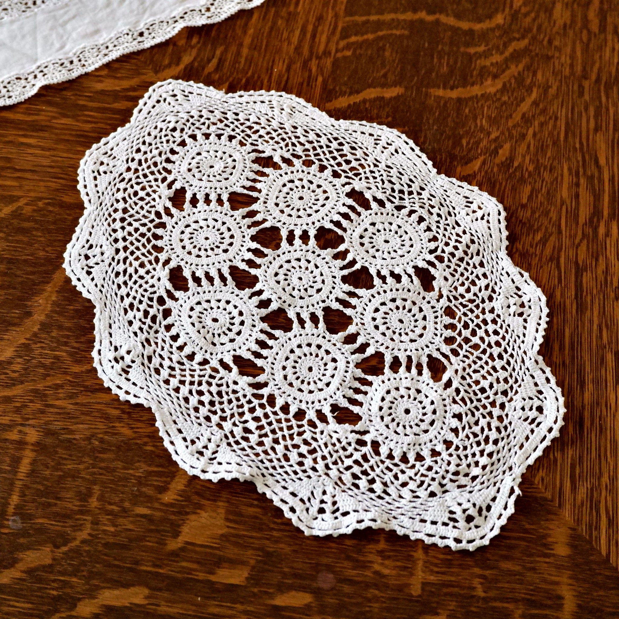 TABLE LACE