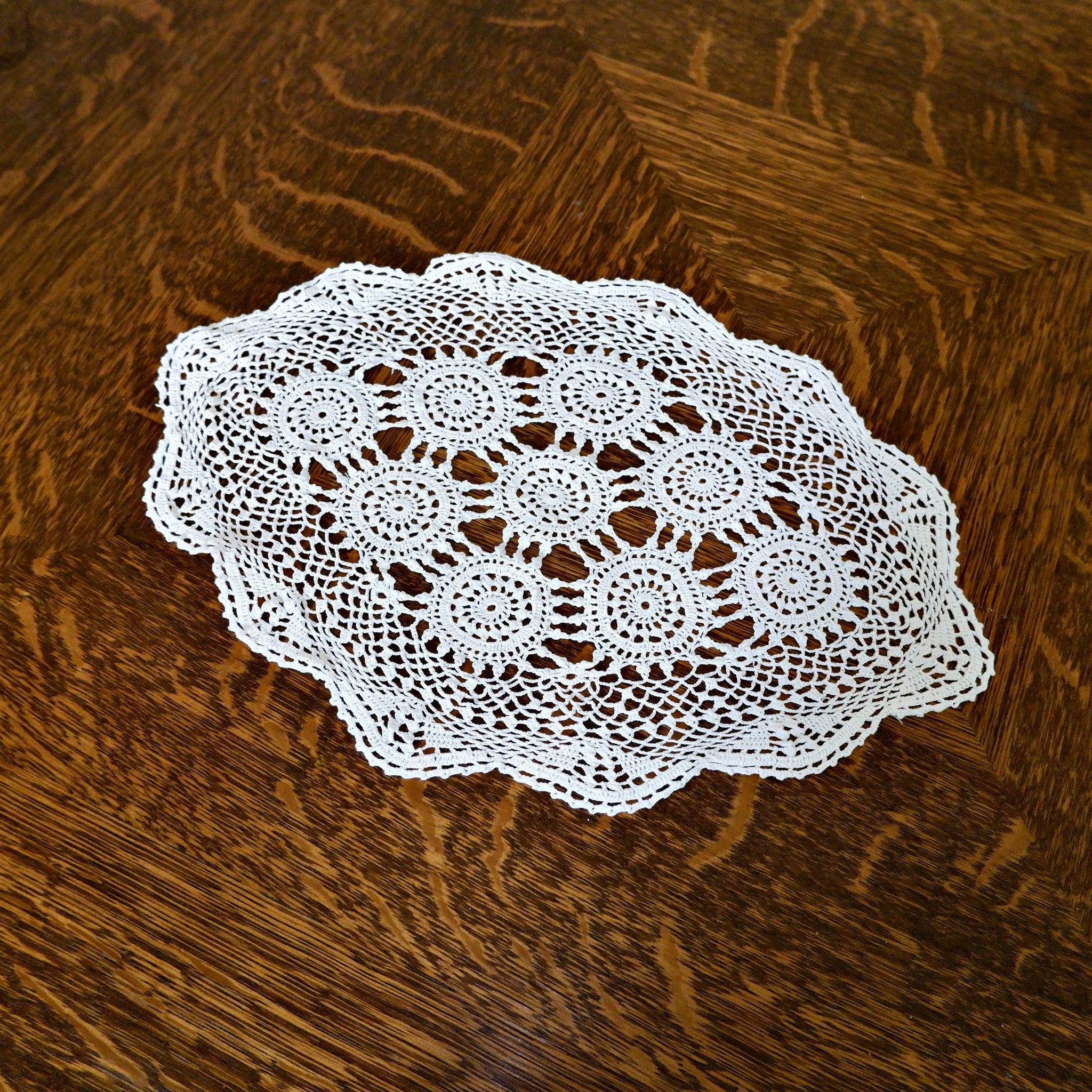 TABLE LACE